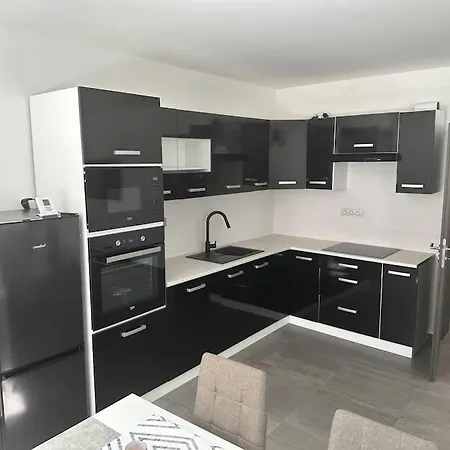 Byt 71M2 Klid Pohoda A Priroda Praha Exteriér fotografie